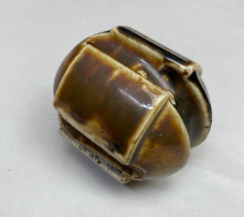 Brown porcelain strain - brown,